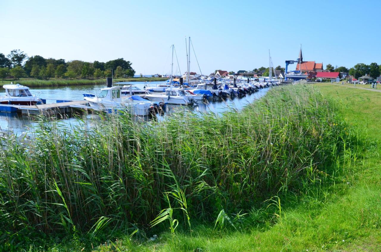 Reetferienhaus - Schaprode Hafen Bagian luar foto
