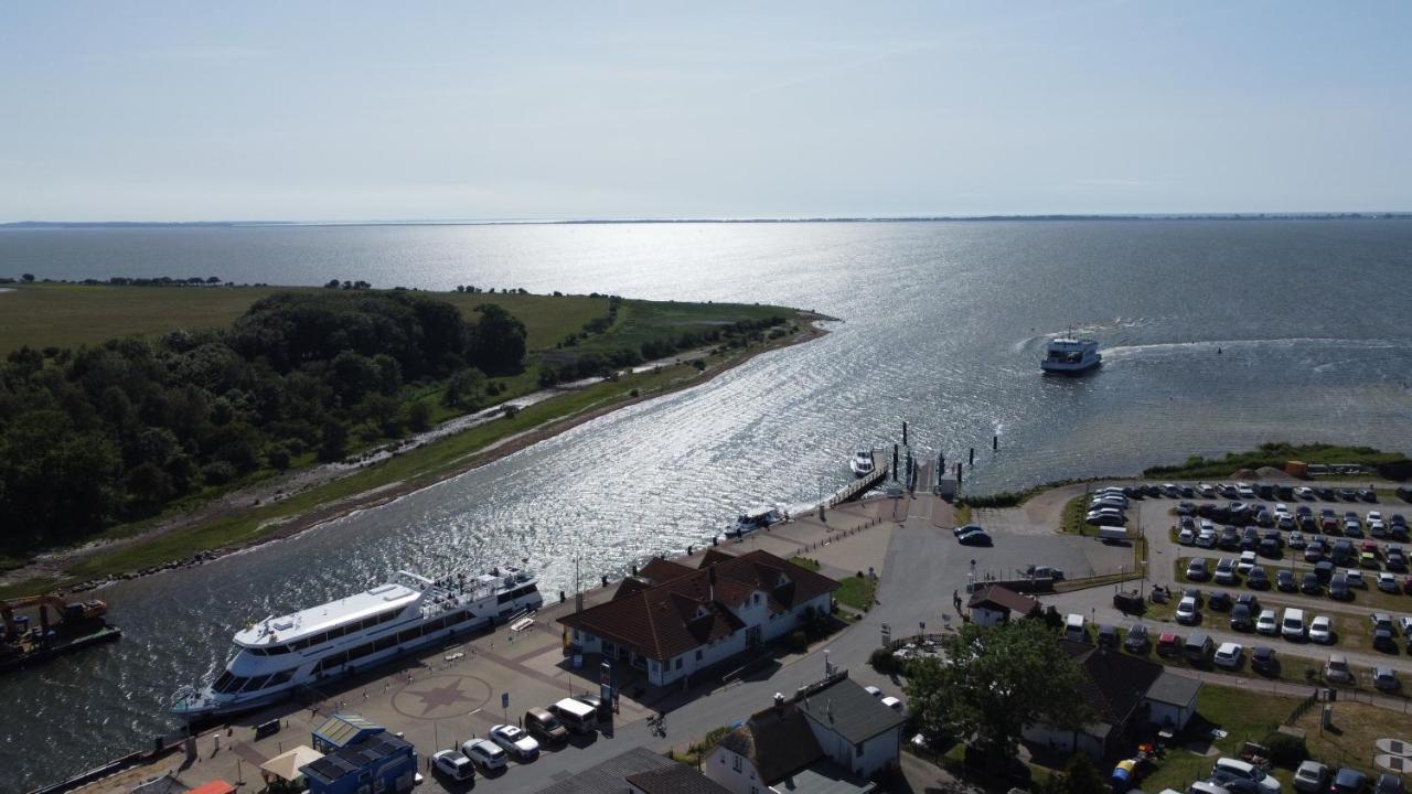 Reetferienhaus - Schaprode Hafen Bagian luar foto
