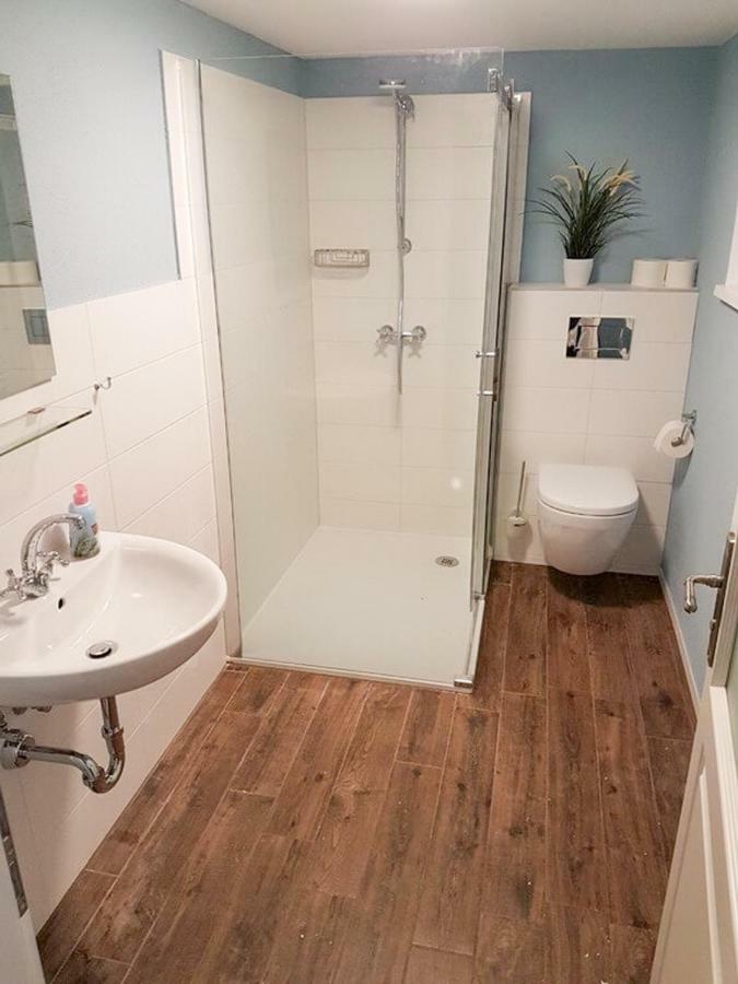 Reetferienhaus - Schaprode Hafen Bagian luar foto