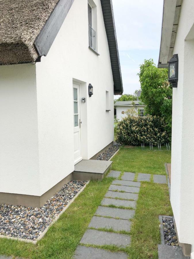 Reetferienhaus - Schaprode Hafen Bagian luar foto